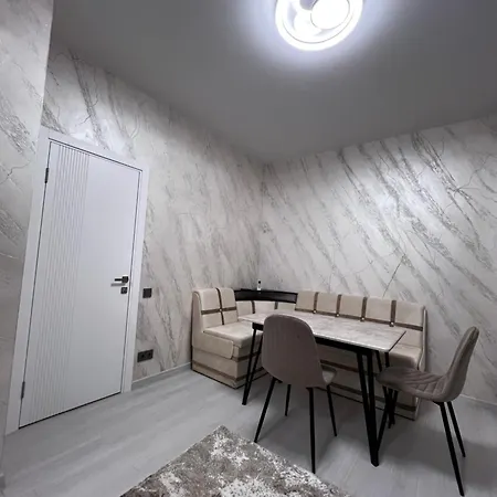 стильная двухкомнатная с террасой на 2 этаже в аркадии ! Apartment Odesa