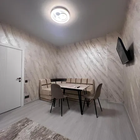 стильная двухкомнатная с террасой на 2 этаже в аркадии ! Apartment